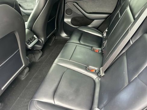 Used 2025 Tesla Model Y Long Range RWD image 14