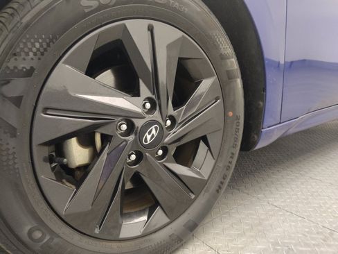 Used 2021 Hyundai Elantra SEL image 31