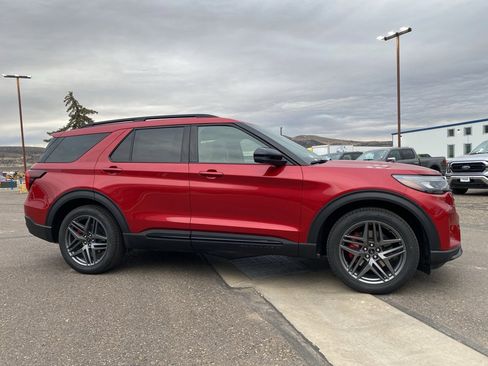 New 2026 Ford Explorer ST w/ Sun And Sound Package image 18