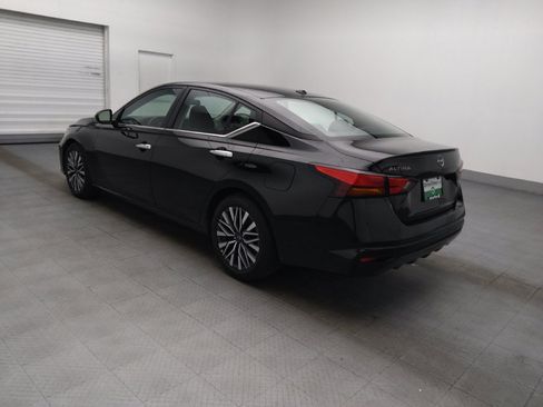 Used 2025 Nissan Altima 2.5 SV FWD image 3