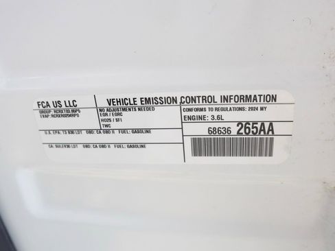 Used 2024 Jeep Grand Cherokee L Limited w/ Luxury Tech Group II image 30