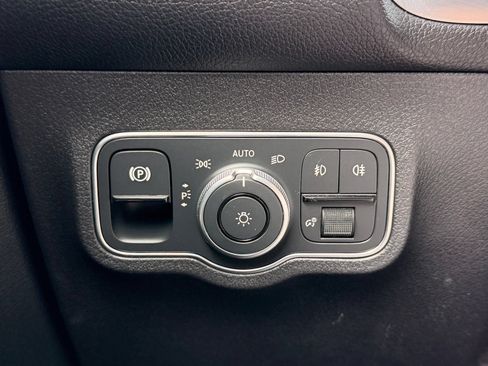 Certified 2024 Mercedes-Benz GLB 250 image 24
