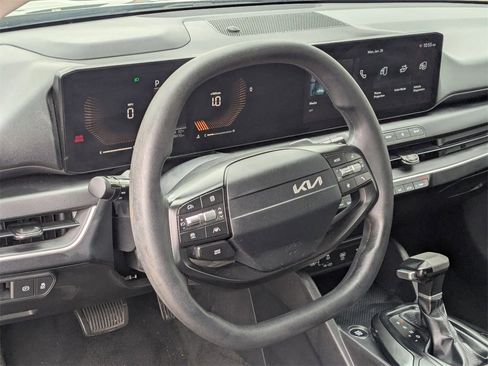 Used 2025 Kia K4 LXS image 15