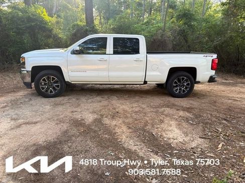 Used 2017 Chevrolet Silverado 1500 LT w/ LT Fleet Convenience Package AWD/4WD image 5