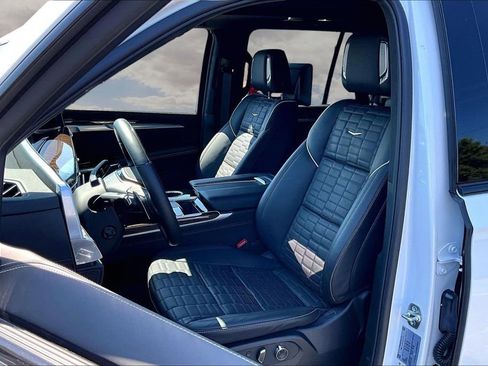 Certified 2025 Cadillac Escalade Sport Platinum AWD/4WD image 21