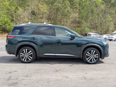 Used 2024 Nissan Pathfinder Platinum w/ Cargo Package FWD image 10
