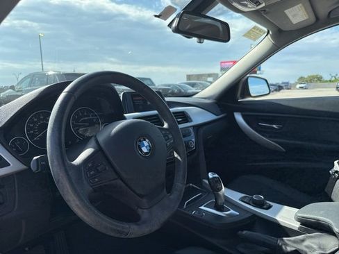 Used 2018 BMW 320i Sedan RWD image 12