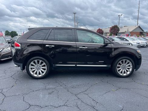 Used 2013 Lincoln MKX FWD image 4