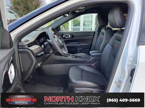 Used 2024 Jeep Compass Trailhawk image 3