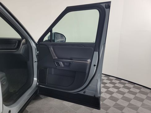 Used 2022 Rivian R1T Adventure image 18