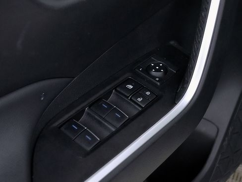 Used 2025 Toyota RAV4 XLE Premium FWD image 19