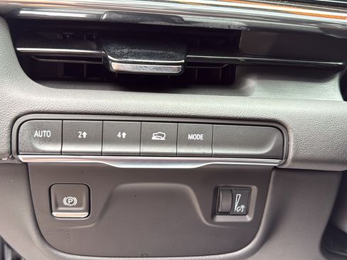Certified 2024 Cadillac Escalade ESV Premium Luxury w/ LPO, Floor Liner Package AWD/4WD image 35