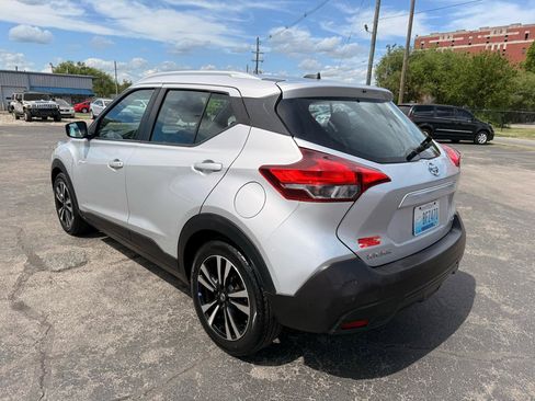 Used 2019 Nissan Kicks SV image 6