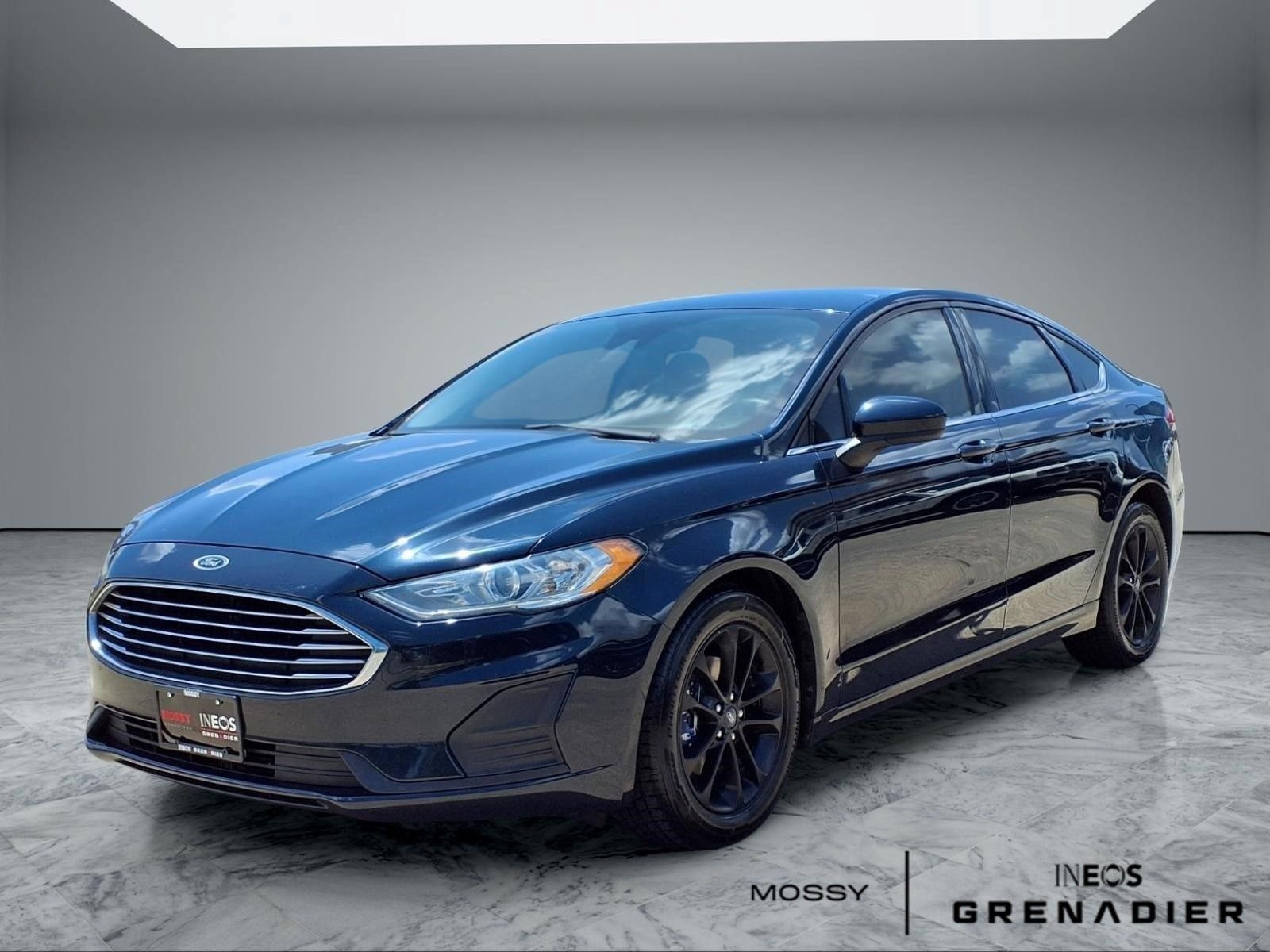 Used 2020 Ford Fusion SE FWD image 4