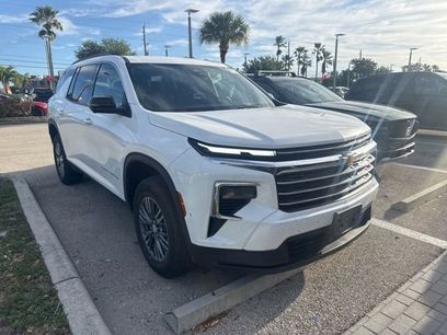 Used 2024 Chevrolet Traverse LT