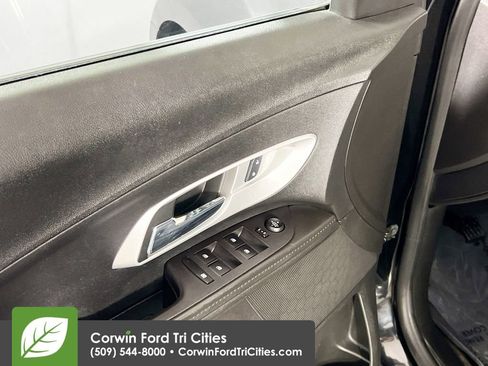 Used 2016 Chevrolet Equinox LT w/ Convenience Package image 12