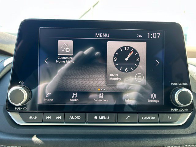 Used 2023 Nissan Rogue SV FWD image 22