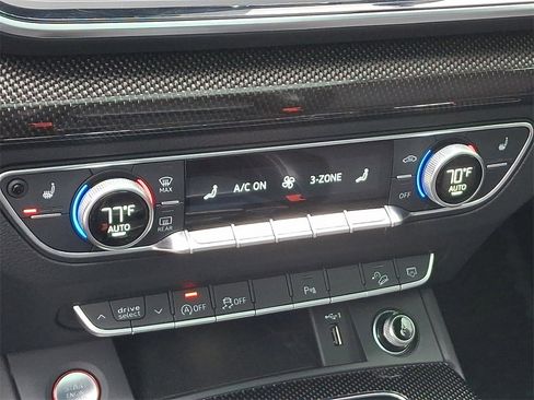 Used 2023 Audi SQ5 Premium Plus w/ Premium Plus Package image 17