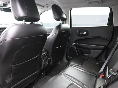 Used 2018 Jeep Compass Latitude FWD image 16
