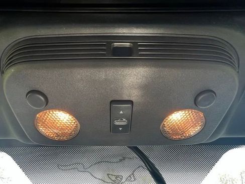 Used 2010 Ford Mustang GT RWD image 18