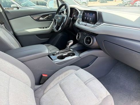 Used 2019 Chevrolet Blazer LT FWD image 37