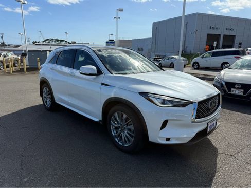 Used 2025 INFINITI QX50 Luxe AWD/4WD image 2