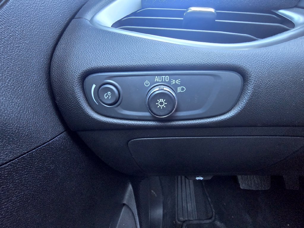 Certified 2025 Chevrolet Malibu LT FWD image 22