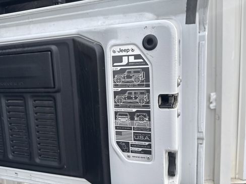 Used 2019 Jeep Wrangler Unlimited Rubicon image 14