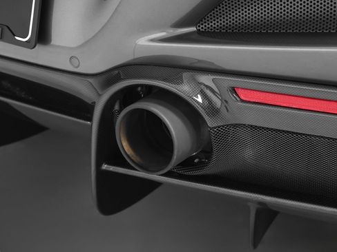 Certified 2022 Ferrari F8 Tributo RWD image 9