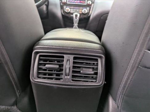 Used 2021 Nissan Rogue Sport SL image 17