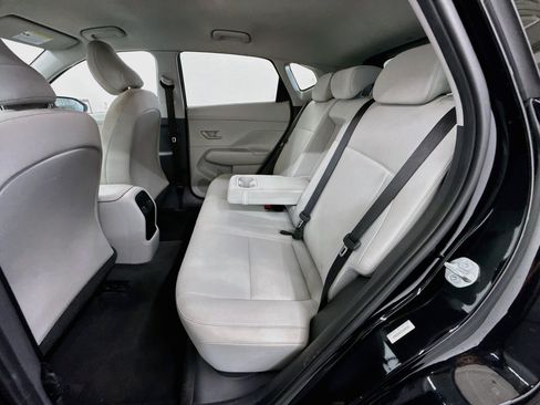Used 2025 Hyundai Kona SEL FWD image 29