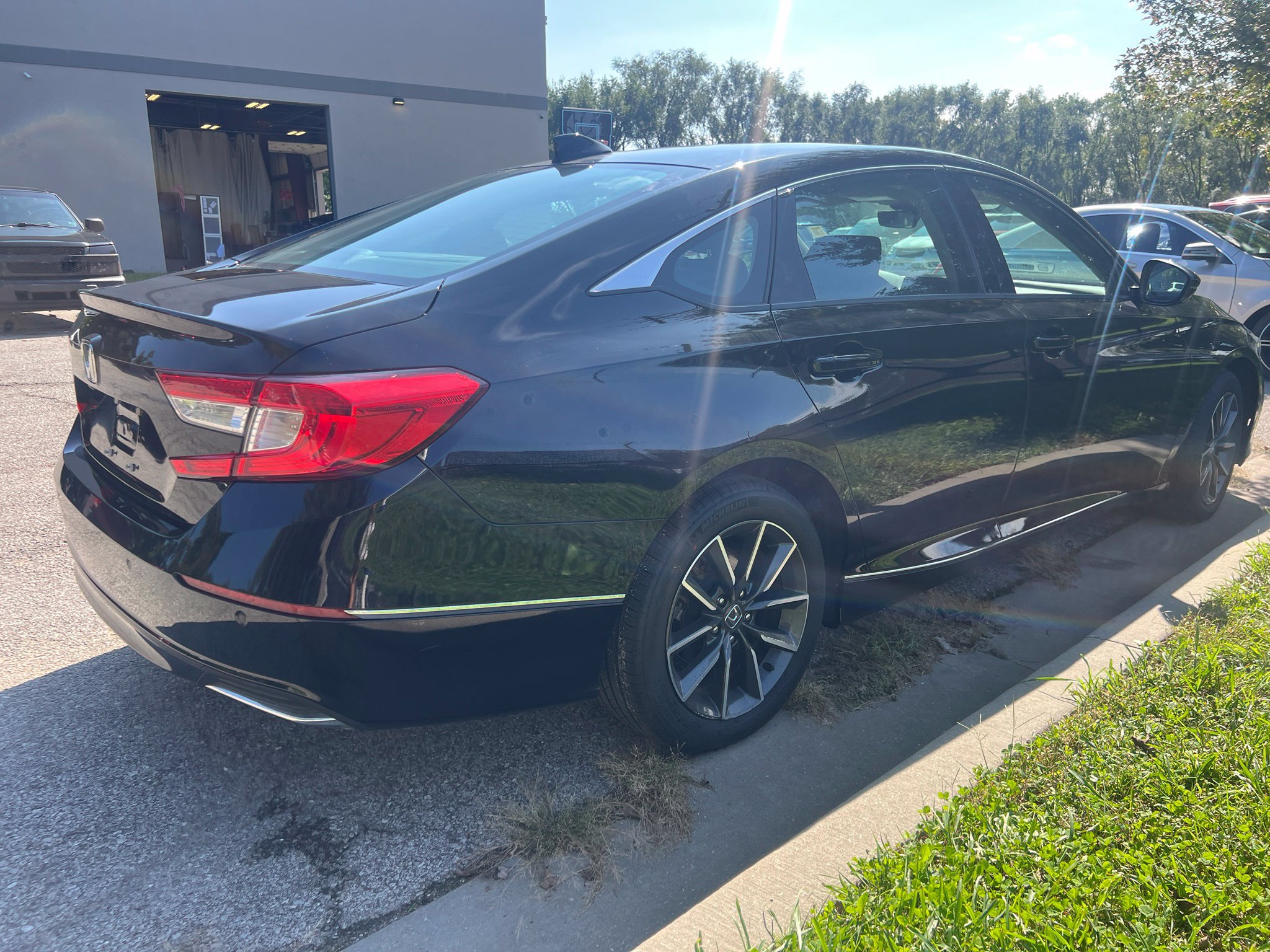 Used 2021 Honda Accord EX-L image 5