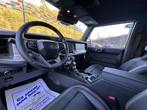 New 2025 Ford Bronco Outer Banks image 7