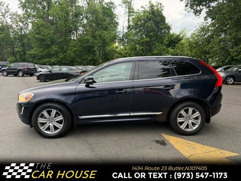 Used 2016 Volvo XC60 T5 Premier w/ Proximity Package AWD/4WD image 3