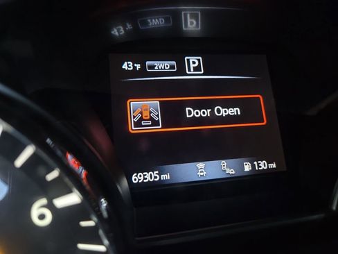 Used 2019 Nissan Pathfinder SL image 12