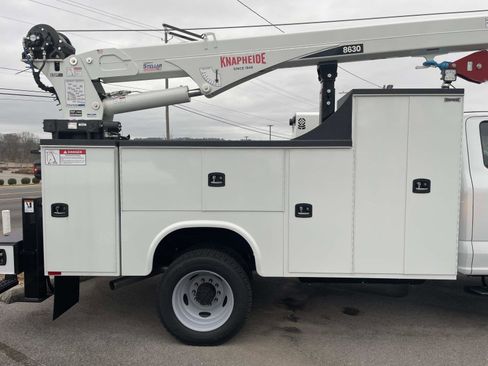 New 2026 Ford F550 4x4 Supercab Super Duty image 3