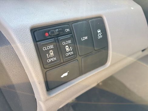 Used 2017 Honda Odyssey EX-L image 18