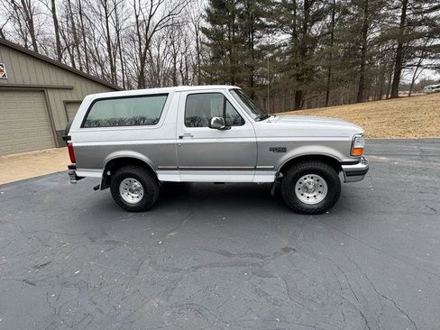 Used 1995 Ford Bronco XLT image 4