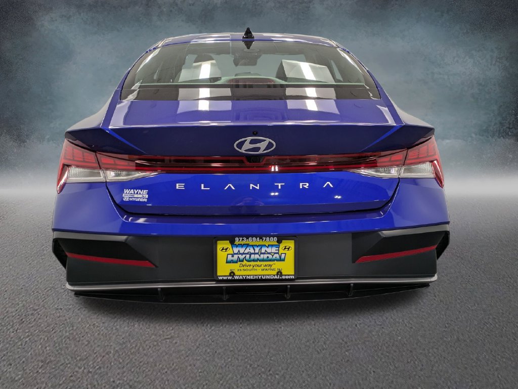 Certified 2025 Hyundai Elantra SEL w/ Cargo Package FWD image 5