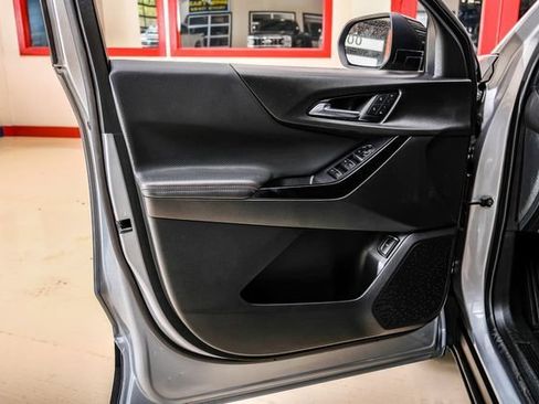 Used 2025 Chevrolet Equinox RS w/ Safety and Technology Package AWD/4WD image 50