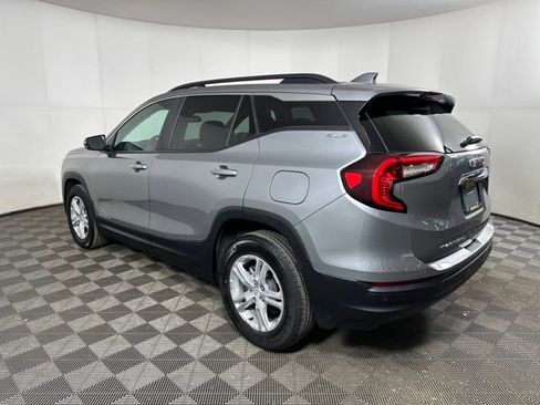 Used 2023 GMC Terrain SLE w/ Driver Convenience Package image 5