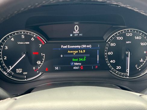 Certified 2025 Cadillac XT6 Luxury image 25