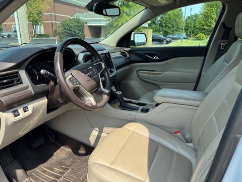 Used 2019 GMC Acadia Denali w/ Technology Package FWD image 12