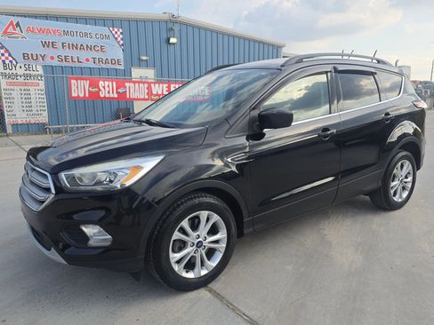 Used 2018 Ford Escape SEL w/ Canadian Touring Package AWD/4WD image 2