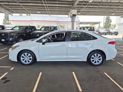 Used 2024 Toyota Corolla LE FWD image 4