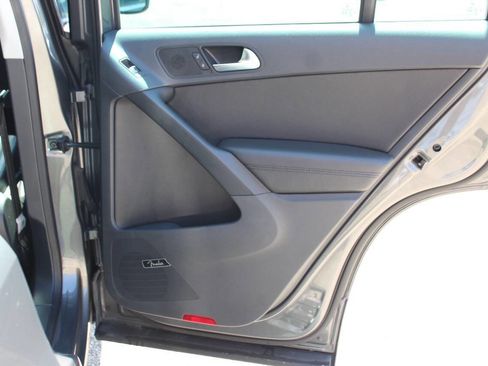 Used 2014 Volkswagen Tiguan SEL image 17