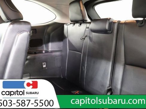 Used 2023 Toyota Highlander XLE image 32