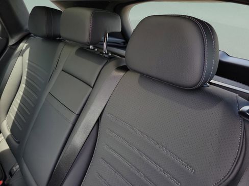 Certified 2026 Mercedes-Benz GLC 300 image 9