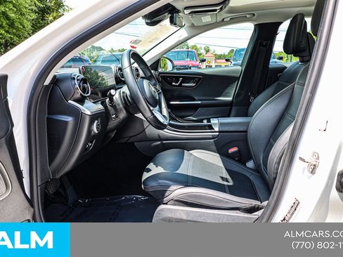 Used 2025 Mercedes-Benz C 300 Sedan image 17