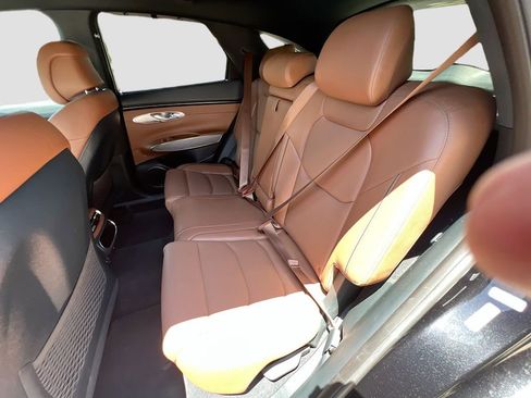 Used 2022 Genesis GV70 2.5T w/ Advanced Package AWD/4WD image 26